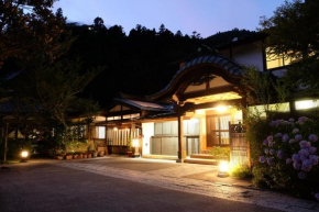 Гостиница Temple Lodging Shukubo Kakurinbo  Минобу